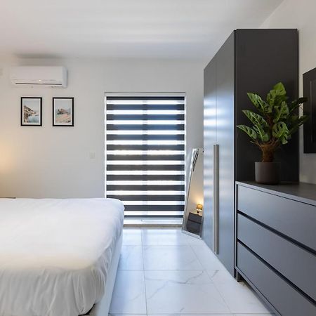A Stunning Apartment With Spectacular Sea Views Σεντ Πόλς Μπέι Εξωτερικό φωτογραφία