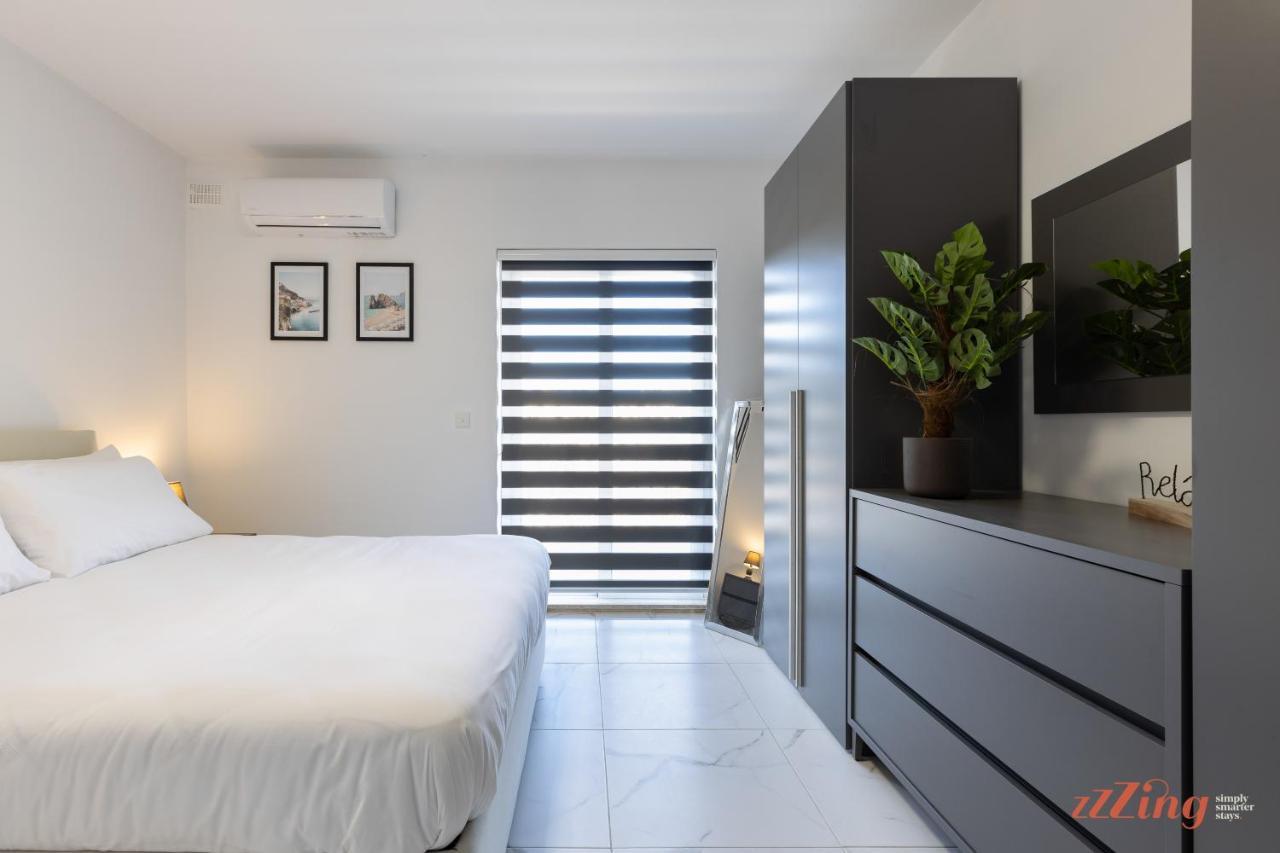 A Stunning Apartment With Spectacular Sea Views Σεντ Πόλς Μπέι Εξωτερικό φωτογραφία
