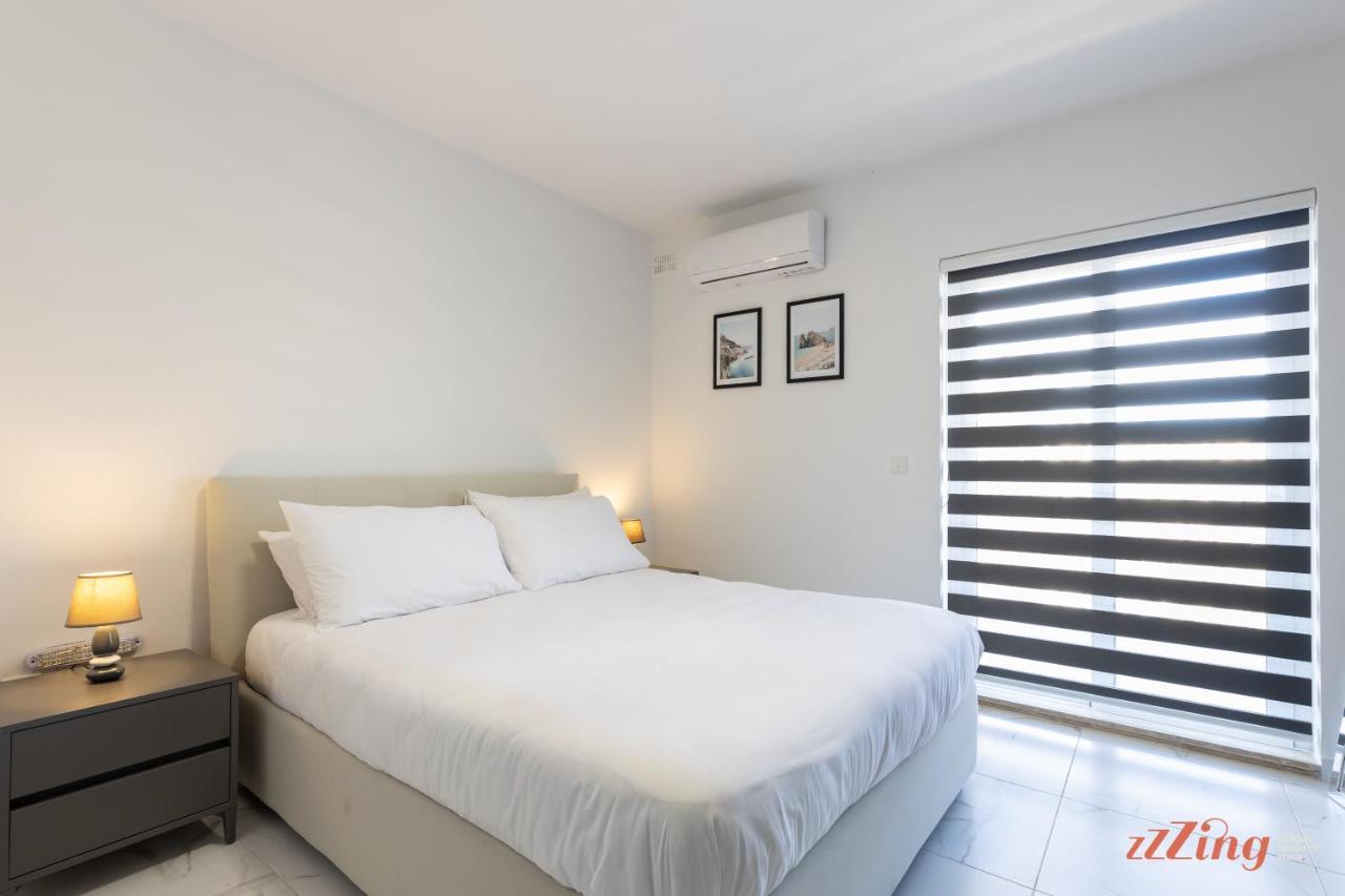 A Stunning Apartment With Spectacular Sea Views Σεντ Πόλς Μπέι Εξωτερικό φωτογραφία