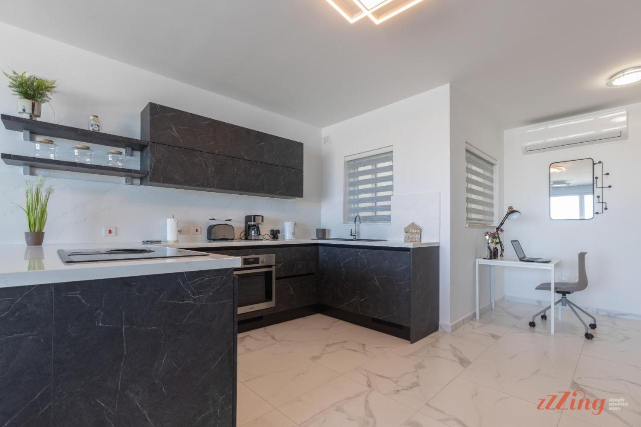 A Stunning Apartment With Spectacular Sea Views Σεντ Πόλς Μπέι Εξωτερικό φωτογραφία