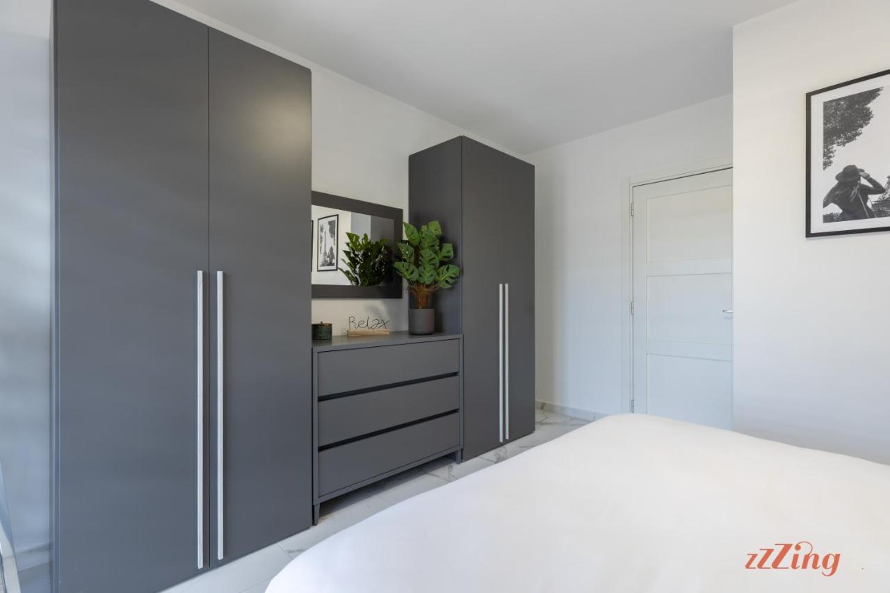 A Stunning Apartment With Spectacular Sea Views Σεντ Πόλς Μπέι Εξωτερικό φωτογραφία