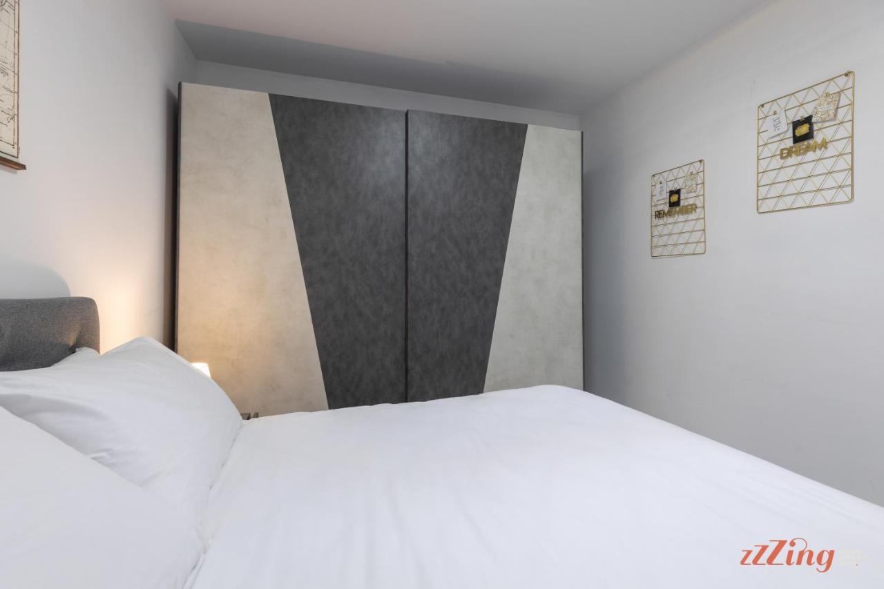 A Stunning Apartment With Spectacular Sea Views Σεντ Πόλς Μπέι Εξωτερικό φωτογραφία