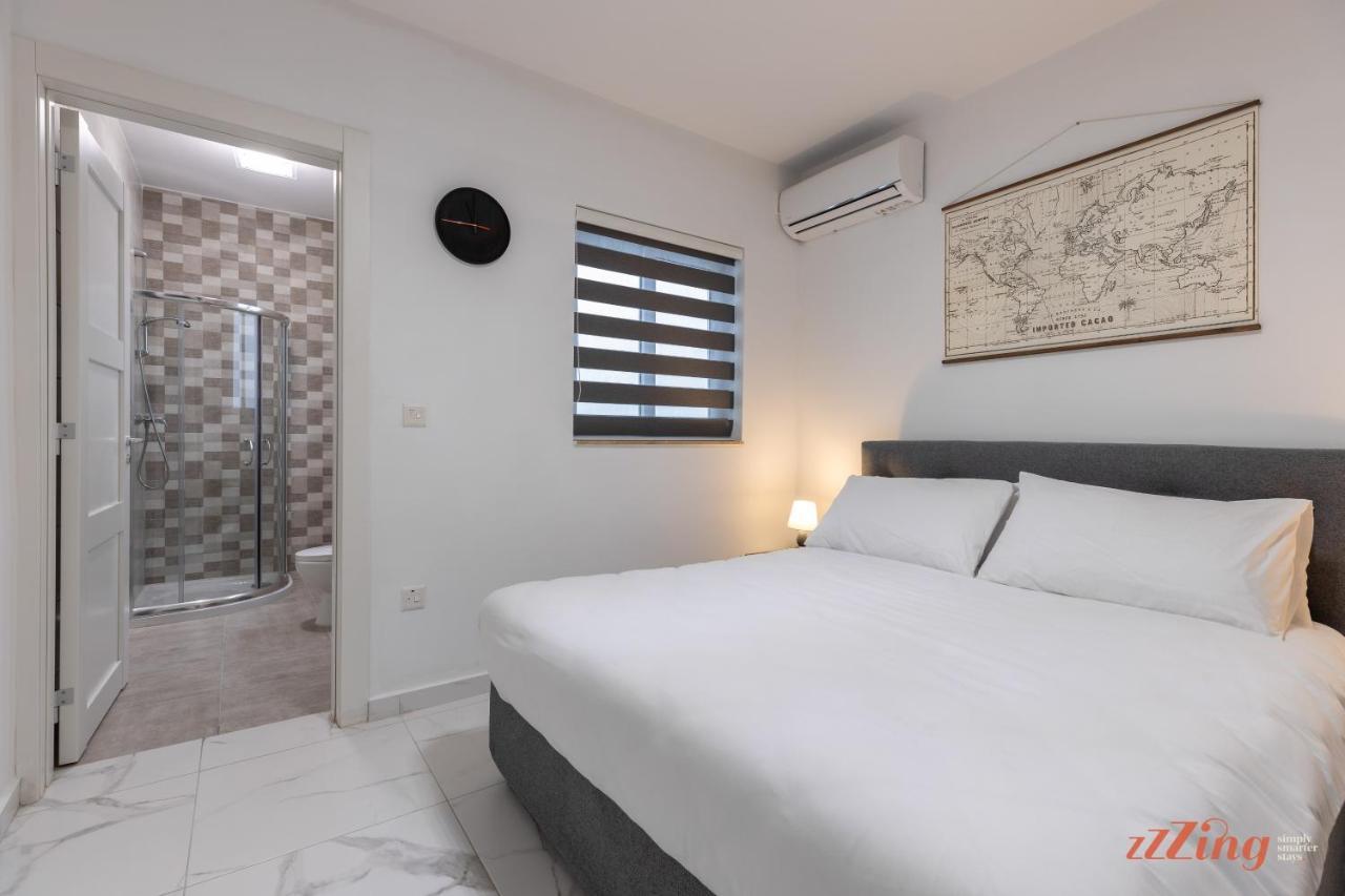 A Stunning Apartment With Spectacular Sea Views Σεντ Πόλς Μπέι Εξωτερικό φωτογραφία